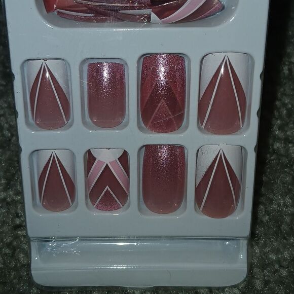 Press on Nails mauve and white  nails  NEW - Picture 4 of 4